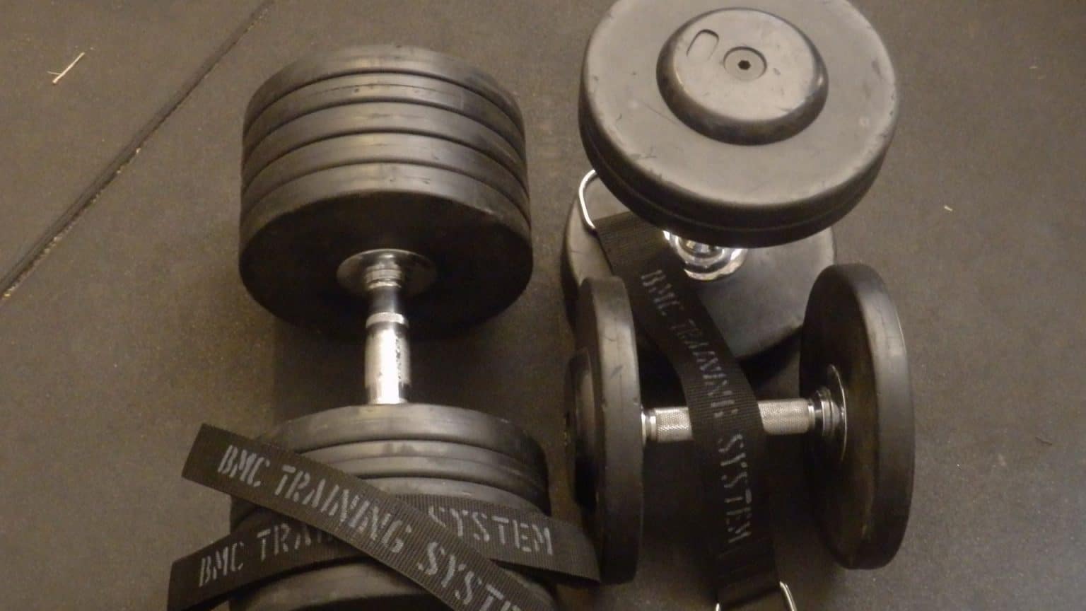 Fixed vs Adjustable Dumbbells Fixed vs Adjustable Dumbbells